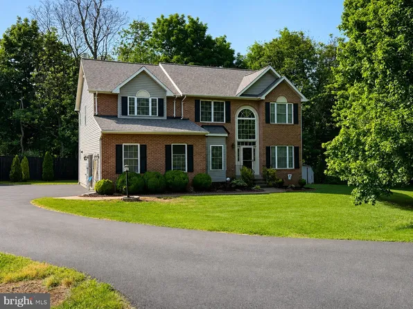7164 N Crest Ct, Warrenton, VA 20187