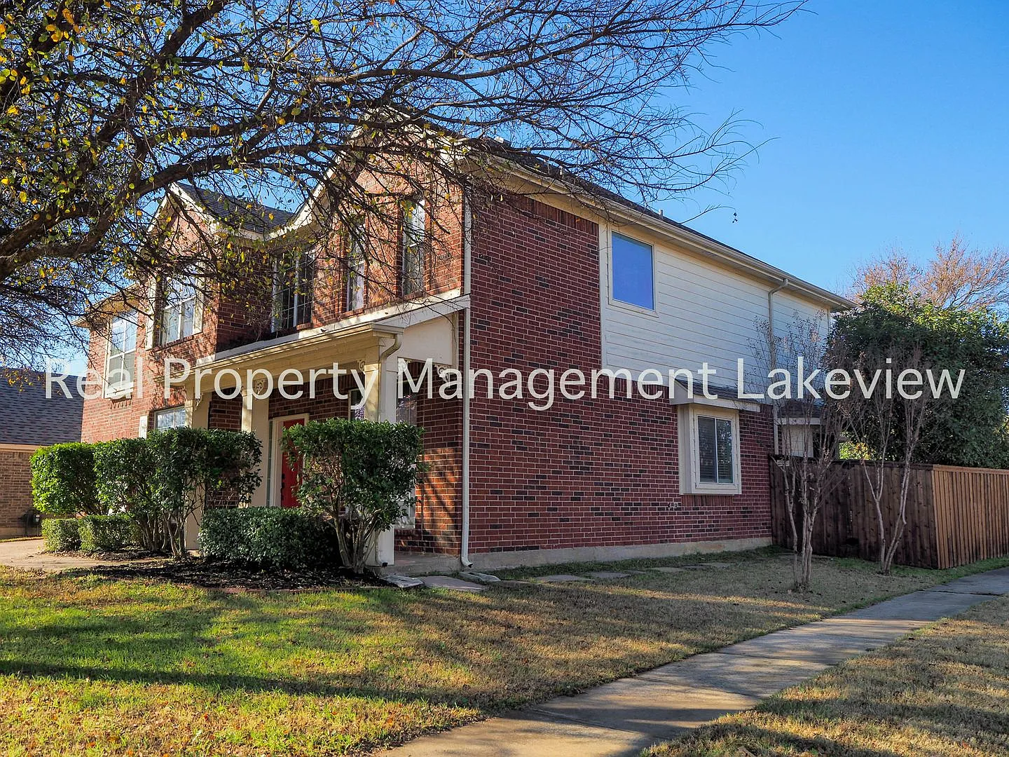 Desirable 2-story open floor plan home with a pool and hot-tub! — Photo 3