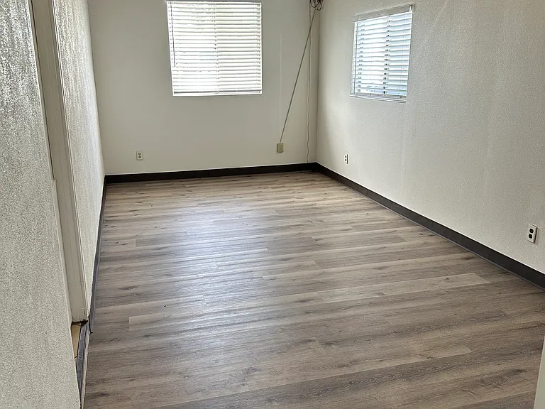 1623 W Caldwell Ave — Photo 4