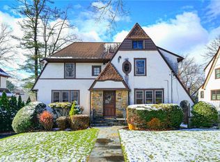 23 Dobbs Ter, Scarsdale, NY 10583