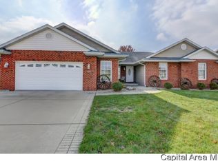 220 Willow Bay Ct, Sherman, IL 62684