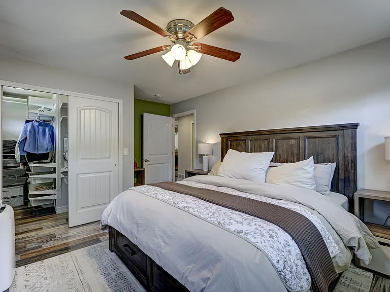 135 Hayes Dr — Photo 17