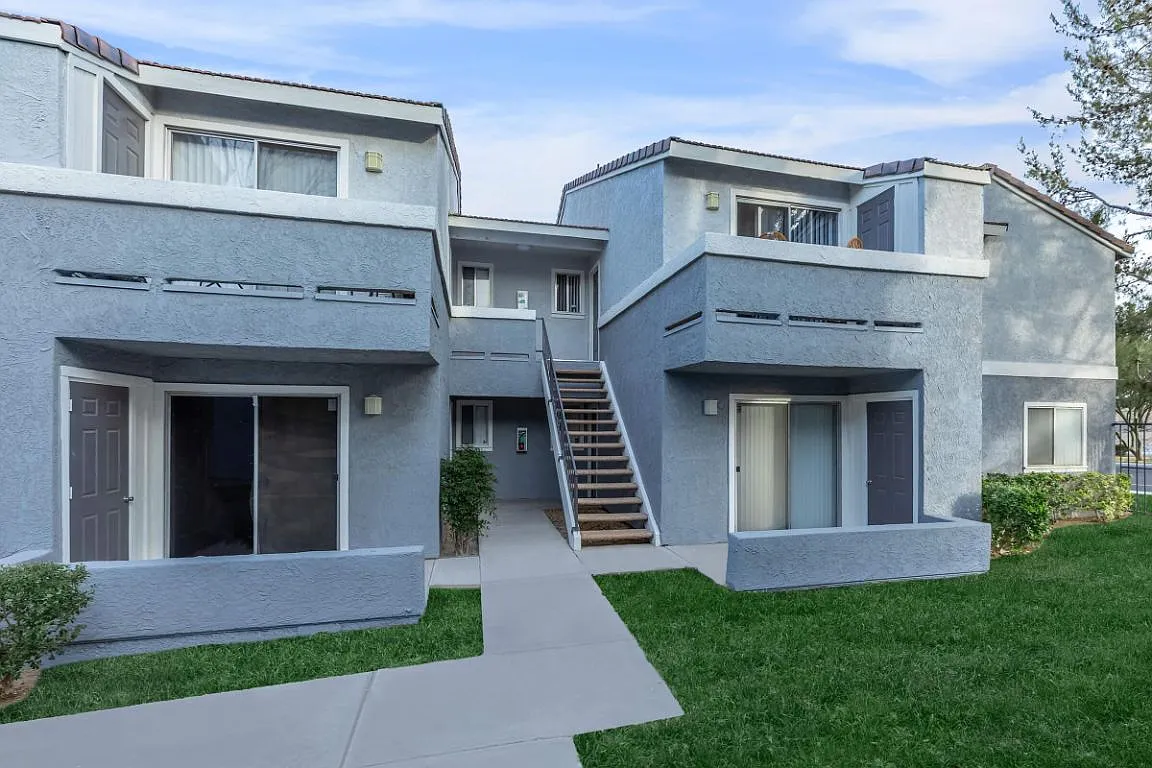 Desert Heights Apartment Homes — Photo 1