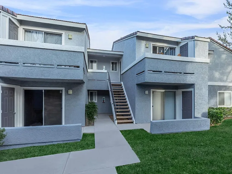 Desert Heights Apartment Homes — Photo 1