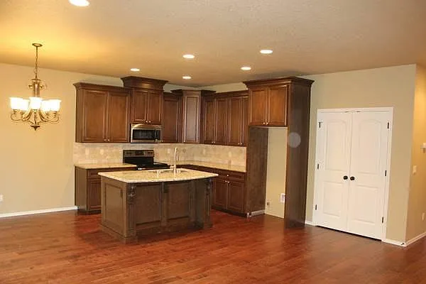 6608 NE 56th Way photo 1