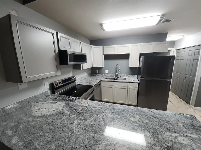 1143 Ocala Rd — Photo 9