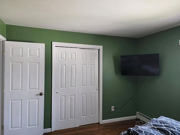 5th image of 12 Oak St