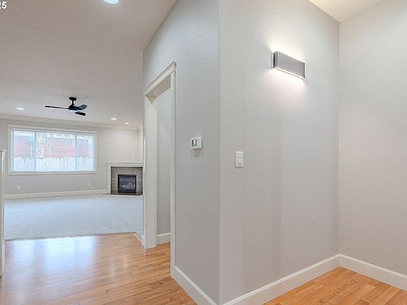 3rd image of 10009 NE 28th Pl