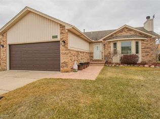 25276 Noble Dr, Chesterfield, MI 48051