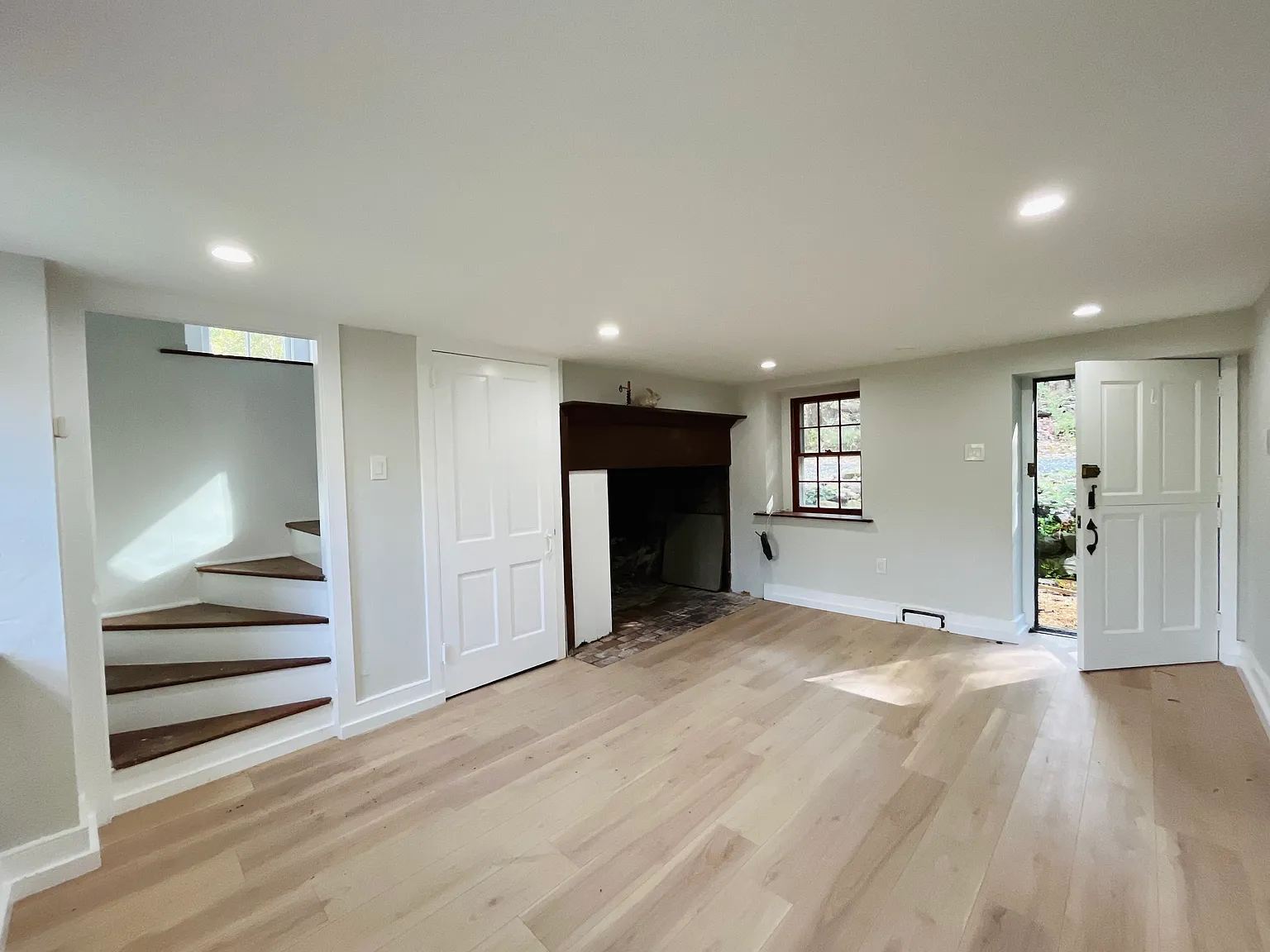 1 bed, 800 sqft, $2,000 — Photo 3