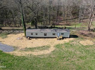 449 Sinking Springs Rd, Clinton, TN 37716