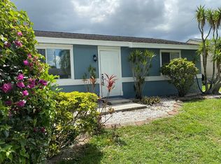 1065 Grandview Cir, Royal Palm Beach, FL 33411