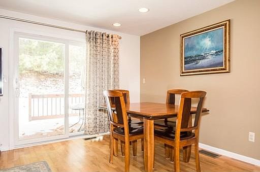 4th image of 50 Country Hill Ln #50
