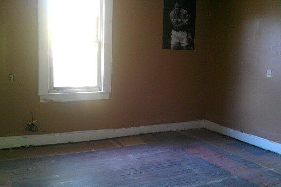 4th image of 339 Woodland Ave