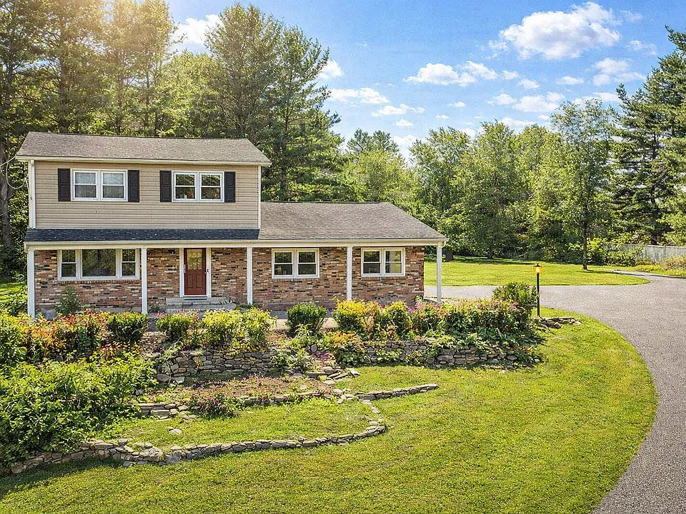 7 Knoll Ct