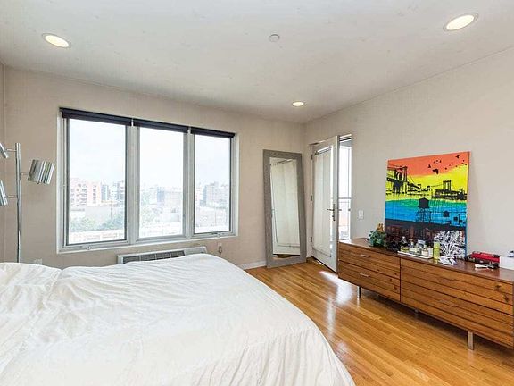 5th image of 3734 29th St APT 5A