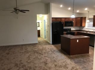 322 Bucking Horse Dr, Farmington, MO 63640