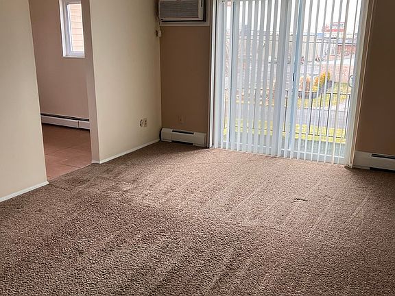 4th image of 7185 Locust Ave APT 1