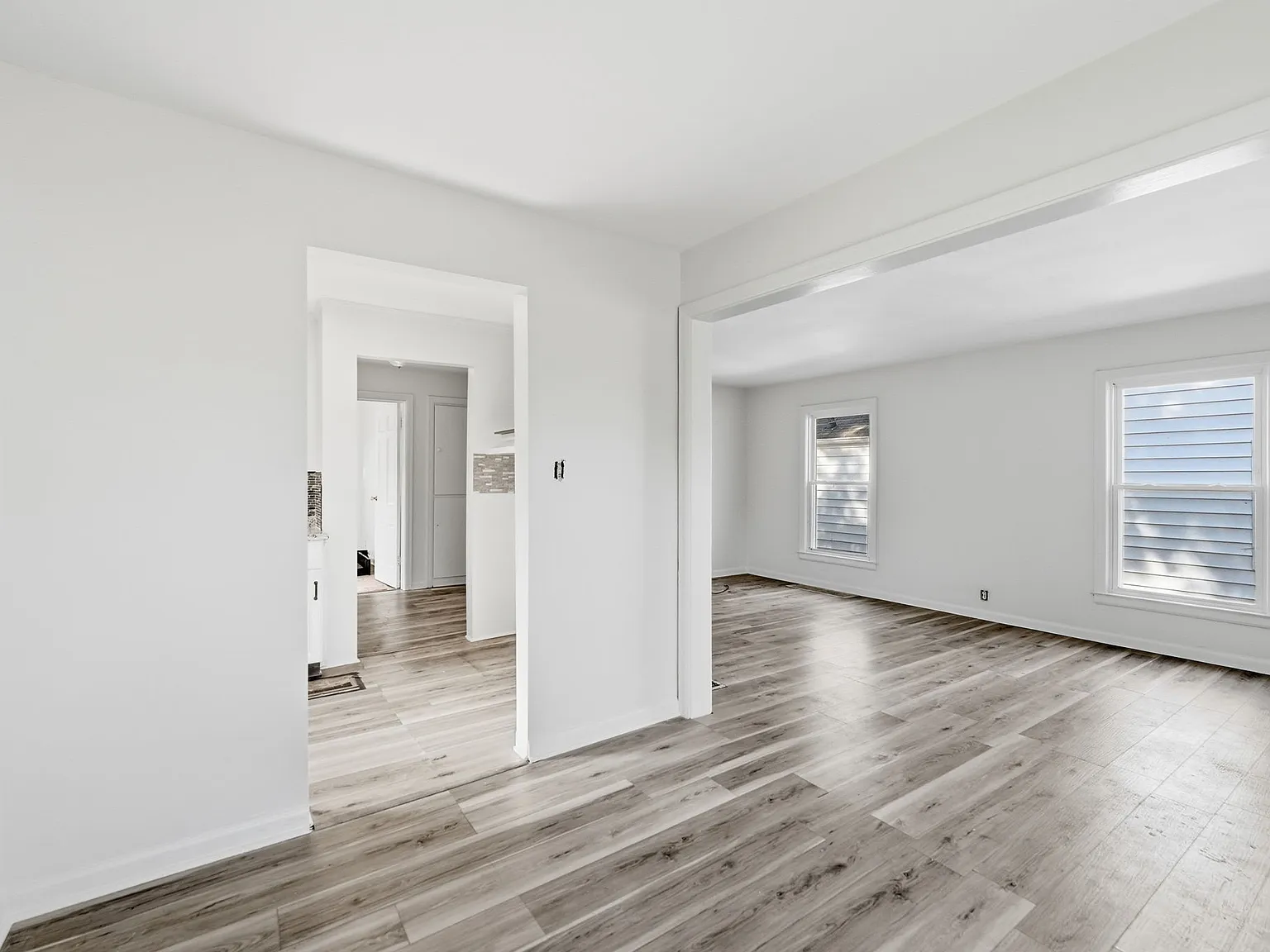 2 bed, 850 sqft, $1,300 — Photo 3
