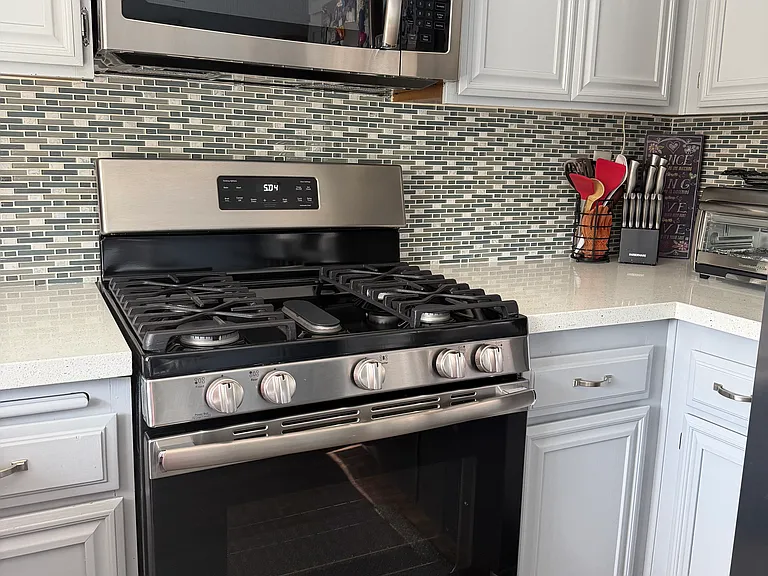 21237 Lassen St #2 — Photo 15