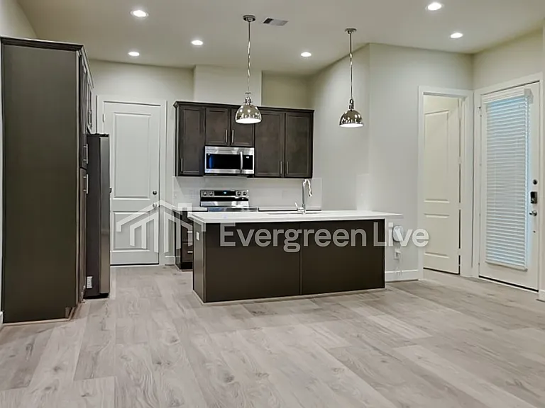 5734 Quinn Landing Rd — Photo 3