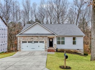 208 Joes Ct, Easley, SC 29642