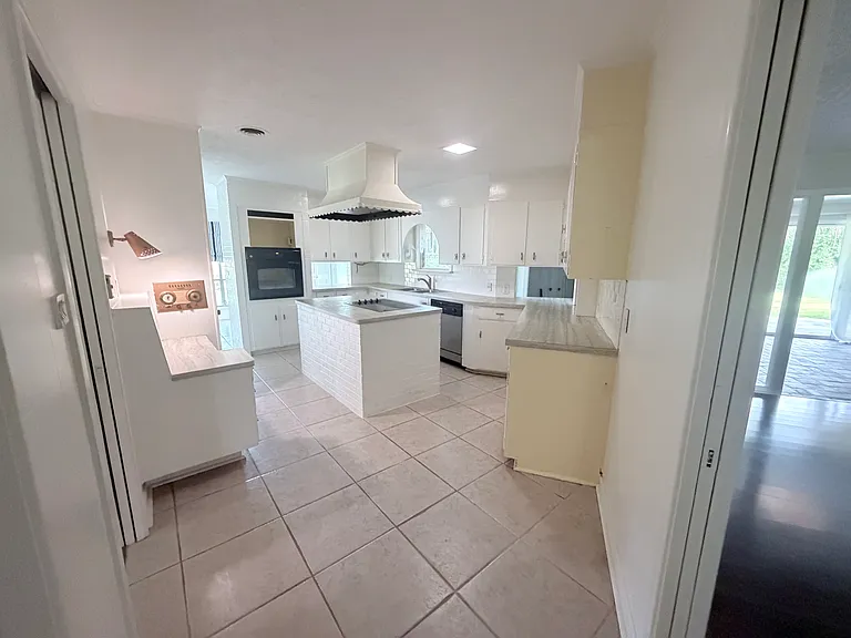 5990 N Circuit Dr — Photo 7