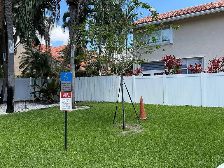 3780 Amalfi Dr — Photo 58