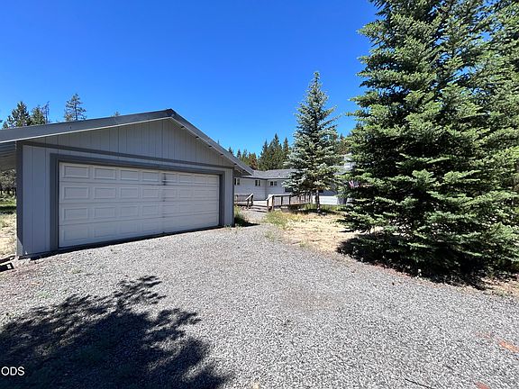 3rd image of 52643 Center Dr