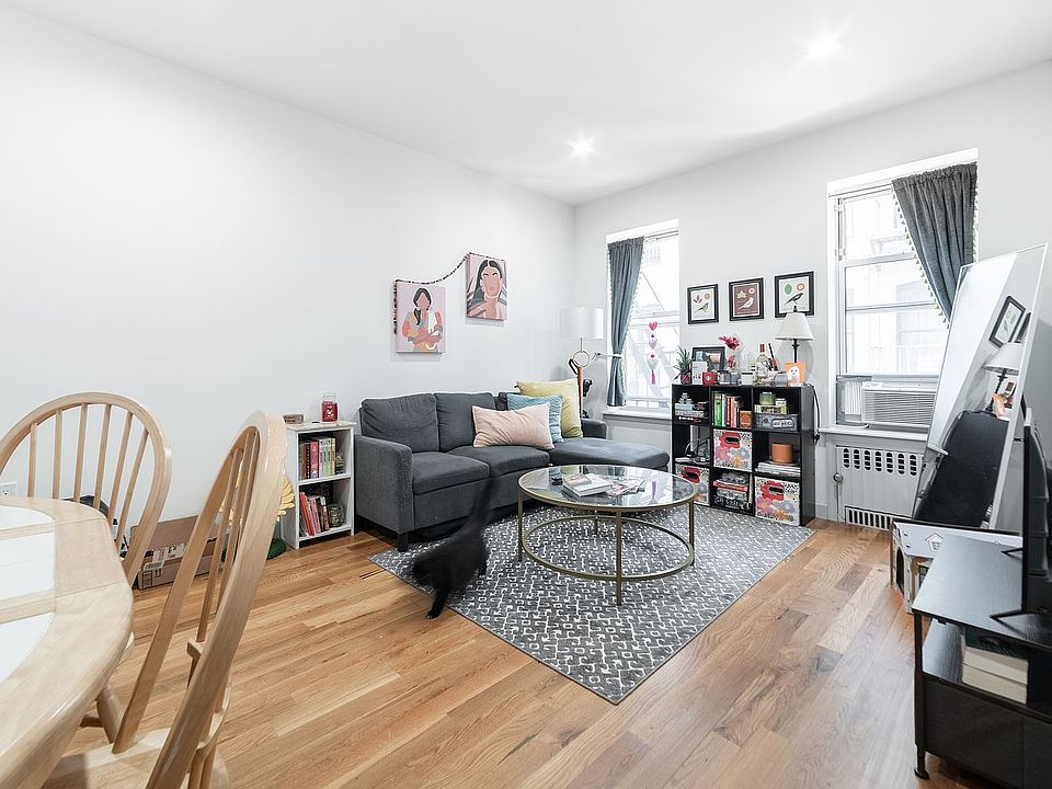 1st image of 66 W 107th St #33