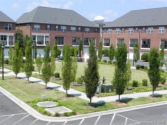 4th image of 128 Steinbeck Way APT J