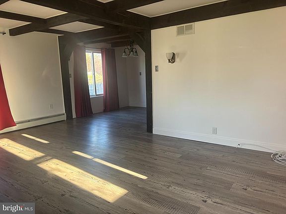 3rd image of 602 Richmond St