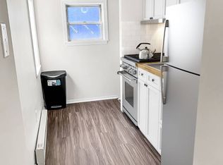 328 S 17th St #4F, Philadelphia, PA 19103