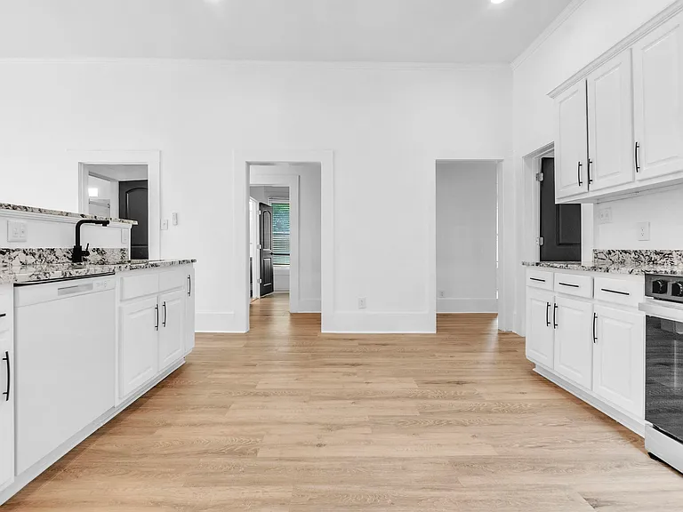 1721 Nelson Ave — Photo 7