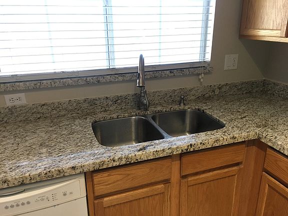 3rd image of 620 E Cantebria Dr