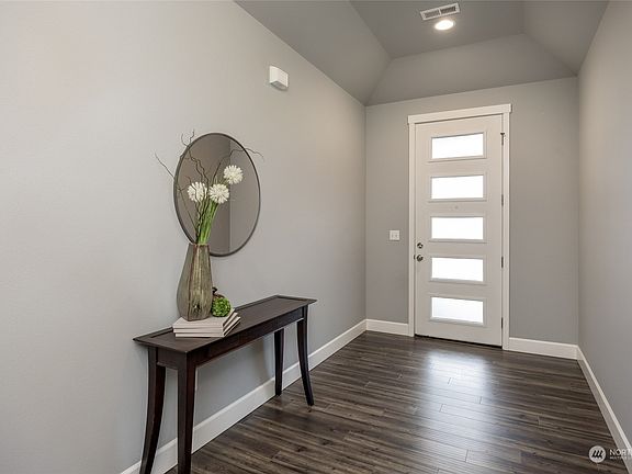 3rd image of 11018 Morning Side Drive E