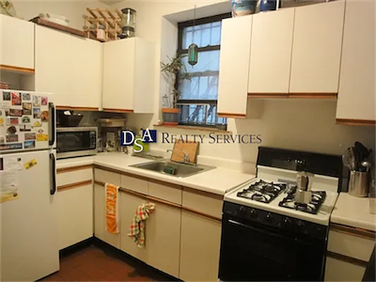 Rented by DSA Realty | media 42