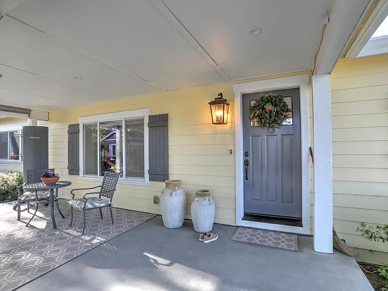 21150 Burndale Rd — Photo 4