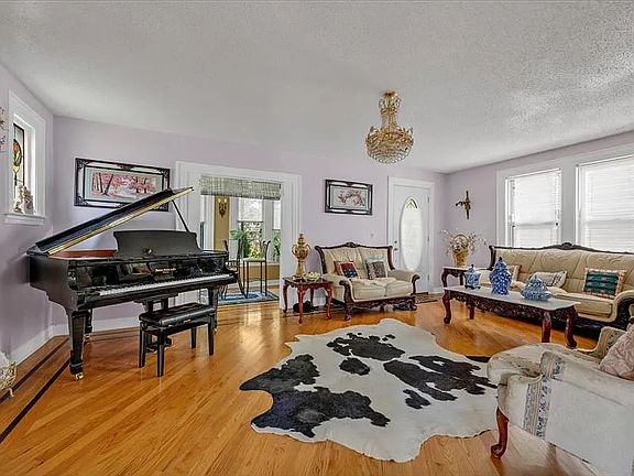 5th image of 8440 Kendrick Pl