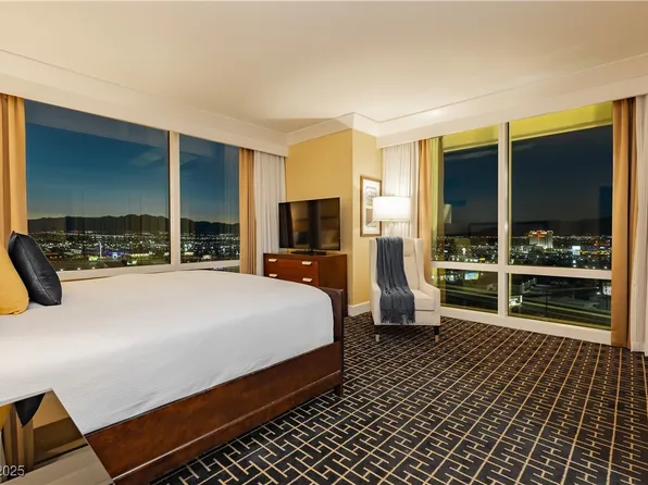 2000 N Fashion Show Dr Unit 1822, Las Vegas, NV 89109