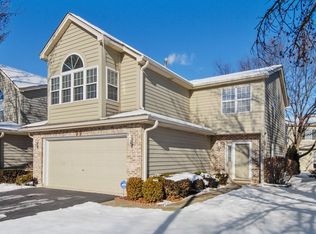99 Townsend Cir, Naperville, IL 60565