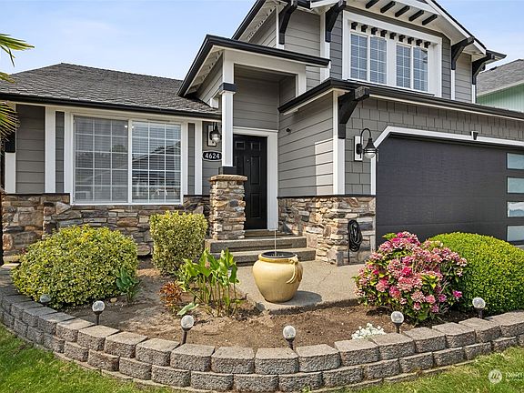 3rd image of 4624 29th Avenue NE