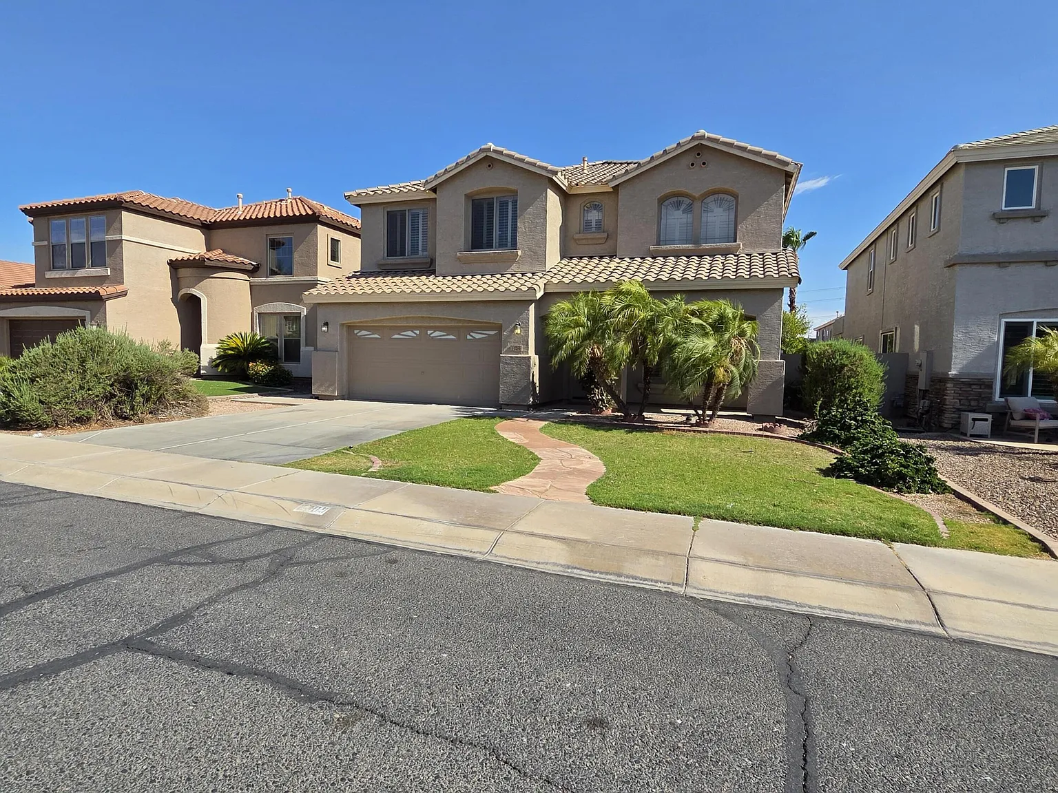 4 bed, 3.5 bath, 3118 sqft, $3,000 — Photo 4
