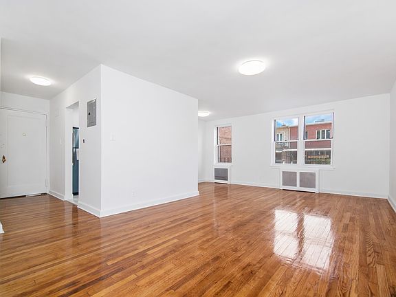 3rd image of 10533 66th Ave APT 1A