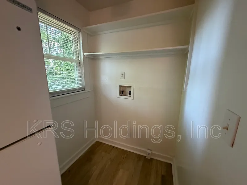 3 bed, 1.0 bath, 965 sqft, $1,400 — Photo 4