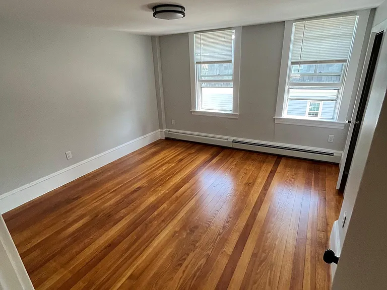 326 Thames St #2 — Photo 11