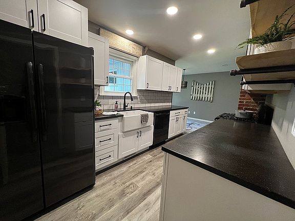 5th image of 663 Valley Crest Dr