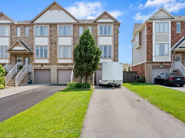 15 Hemlock Way, Grimsby, ON L3M 0A7