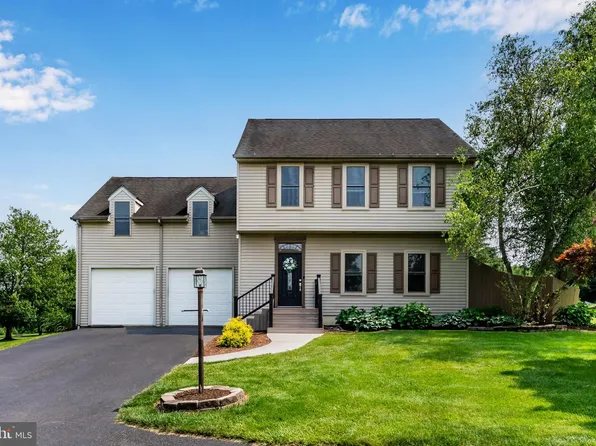 23 Skyline Dr, Mechanicsburg, PA 17050