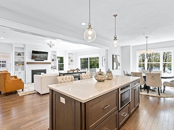 4th image of 1 Granville Ln #1